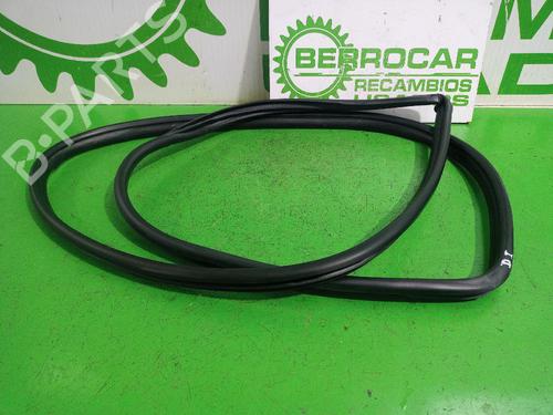Used Rubber door seal Rubber door seal TOYOTA AURIS (_E18_) 1.2 (NRE185_, NRE185R) (116 hp) 31547918 31547918
