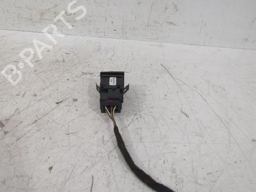 warning-switch-vw-polo-iv-9n_-9a_-2001-2002-2003-2004-2005-2006-2007-2008-2009-2010-2011-2012-2013-2014-32489911 main image