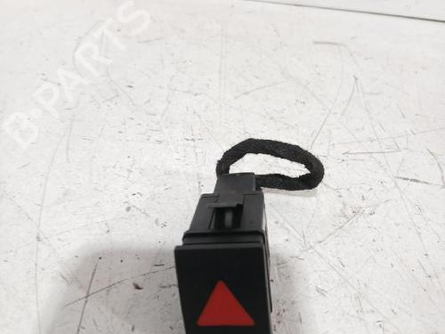 warning-switch-vw-polo-iv-9n_-9a_-2001-2002-2003-2004-2005-2006-2007-2008-2009-2010-2011-2012-2013-2014-32464118 main image