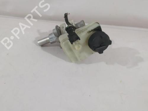 Used Brake master cylinder Brake master cylinder PEUGEOT 107 (PM_, PN_) 1.4 HDi (54 hp) 33747017 33747017