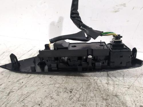 Left front window switch TOYOTA YARIS (_P21_, _PA1_, _PH1_) 1.5 Hybrid (MXPH11) | BP31567043I27