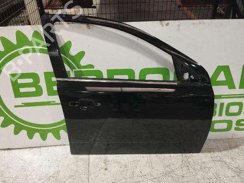 Used Right front door OPEL ASTRA H Saloon (A04) 1.4 (L69) (90 hp) 31545565