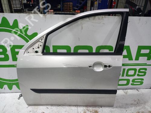 Used Left front door FORD FOCUS I (DAW, DBW) 1.8 TDCi (100 hp) 31552056