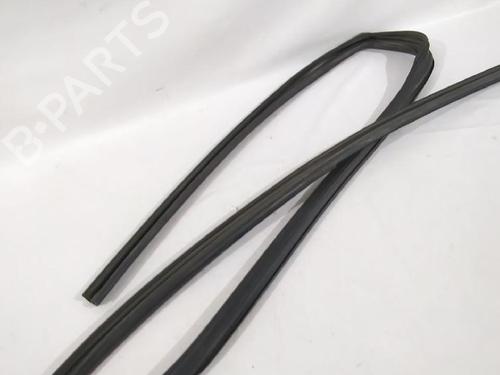 Used Rubber door seal Rubber door seal HYUNDAI ELANTRA III (XD) 2.0 CRDi (113 hp) 36430238 36430238