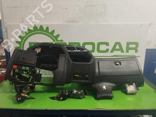 Used Airbag Kit PEUGEOT 306 Hatchback (7A, 7C, N3, N5) [1993-2003]  31674471