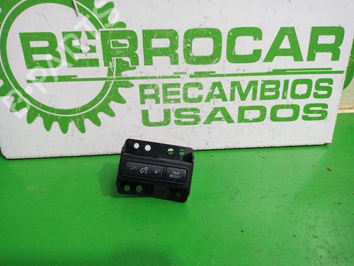 Used Switch Switch NISSAN QASHQAI II (J11, J11_) 1.3 DIG-T (140 hp) 31548960 31548960