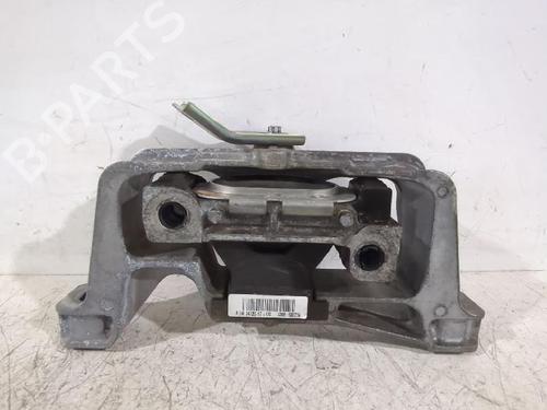 Used Engine mount MERCEDES-BENZ B-CLASS Sports Tourer (W246, W242) B 180 CDI / d (246.212) (109 hp) 31568288