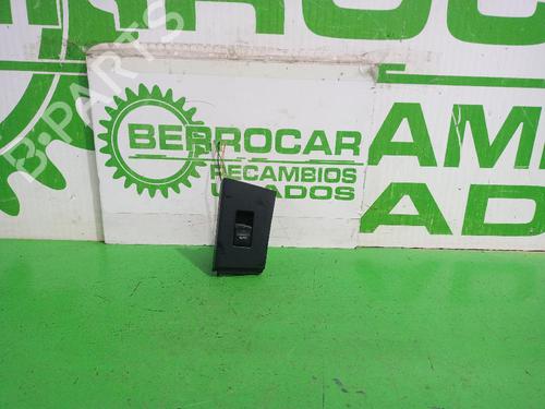 Used Right rear window switch TOYOTA AURIS (_E18_) 1.8 Hybrid (ZWE186_, ZWE186R) (136 hp) 31554376