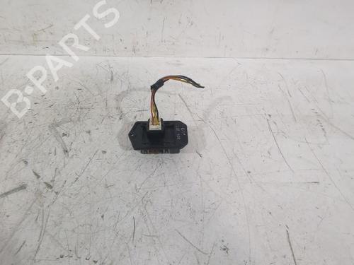 Used Heater resistor Heater resistor SUZUKI SWIFT III (MZ, EZ) 1.3 (RS413, ZC11S) (92 hp) 32490262 32490262
