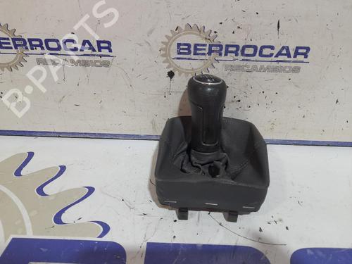 Used Shift knob Shift knob VW POLO IV (9N_, 9A_) 1.4 TDI (70 hp) 31540333 31540333