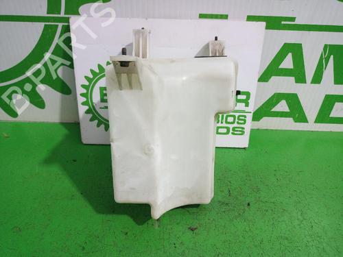 Used Windscreen washer tank KIA SORENTO I (JC) 2.5 CRDi 4WD (140 hp) 31547665