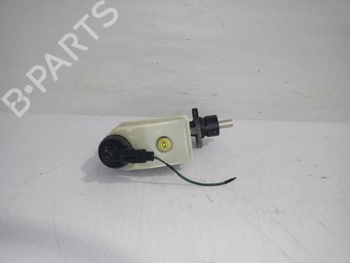 Used Brake master cylinder Brake master cylinder RENAULT MEGANE I (BA0/1_) 1.6 e (BA0F, BA0S) (90 hp) 31556902 31556902