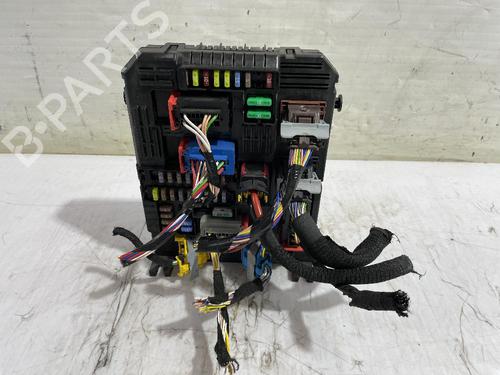 Fuse box OPEL CORSA F (P2JO) 1.2 (68) | BP31562752E1