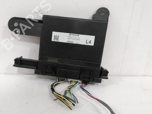 Used Electronic module Electronic module TOYOTA COROLLA Estate (_E21_) 1.8 Hybrid (ZWE211W) (122 hp) 31563014 31563014