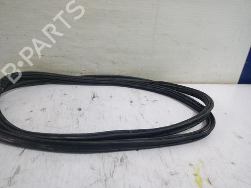 Gummiliste Gummiliste SEAT LEON (1M1) 1.4 16V (75 hp) 31561750 31561750