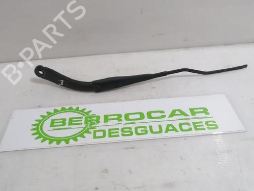 front-windshield-wiper-arm-dacia-duster-hm_-2017-31567811 main image