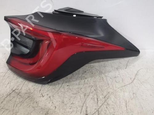 Used Right taillight TOYOTA YARIS (_P21_, _PA1_, _PH1_) 1.5 Hybrid (MXPH11) (92 hp) 31567065