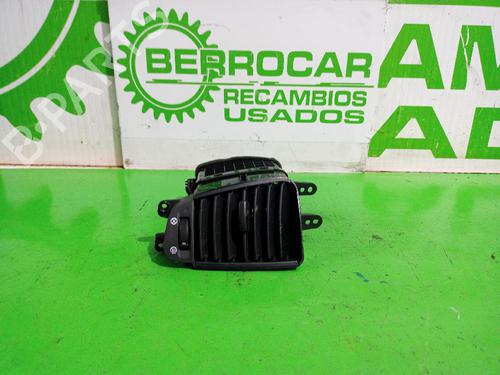 Used Air vent KIA SORENTO I (JC) 2.5 CRDi (170 hp) 31551697