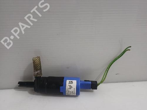 Used Washer pump PEUGEOT 407 (6D_) 2.0 HDi 135 (6DRHRH, 6DRHRE, 6DRHRG, 6DRHRJ) (136 hp) 31564937