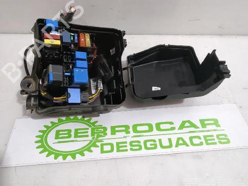 Used Fuse box Fuse box DACIA DUSTER (HM_) 1.0 TCe 90 (HMM6) (91 hp) 32462640 32462640