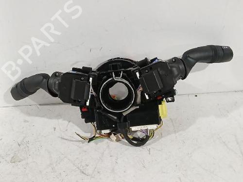 Used Switch TOYOTA YARIS (_P21_, _PA1_, _PH1_) 1.5 Hybrid (MXPH11) (92 hp) 31567316