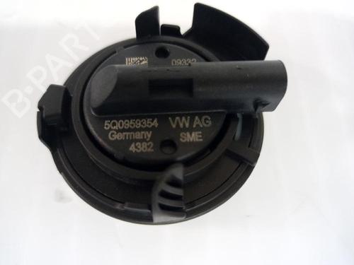 Electronic sensor VW TOURAN (5T1) 1.6 TDI | BP31555619M84 - Image 3