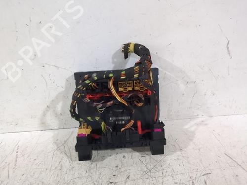 Used Fuse box Fuse box VW GOLF V (1K1) 2.0 TDI (140 hp) 32490407 32490407