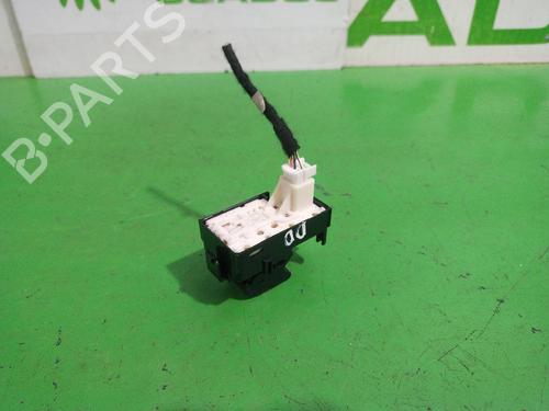 Right front window switch TOYOTA AURIS (_E18_) 1.8 Hybrid (ZWE186_, ZWE186R) | BP31554374I26