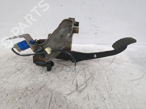 Used Clutch pedal Clutch pedal DACIA SANDERO II 1.5 dCi (90 hp) 31566529 31566529