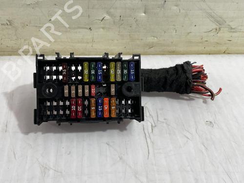 Used Fuse box Fuse box SKODA YETI (5L) 1.2 TSI (105 hp) 31560862 31560862
