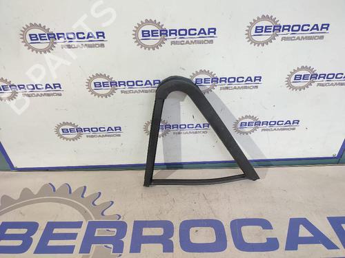 Gummiliste PEUGEOT 406 (8B) [1995-2005]  31677999