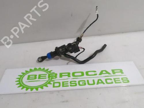 Clutch slave cylinder DACIA DUSTER (HM_) 1.0 TCe 90 (HMM6) | BP31567860M113 