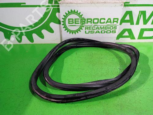 Used Rubber door seal PEUGEOT 2008 I (CU_) [2013-2026]  31677016
