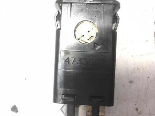 Switch SAAB 9-3 Cabriolet (YS3D) 2.0 Turbo | BP31570231I30 - Image 3