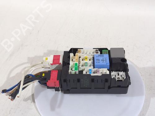 Used Fuse box Fuse box 39493891 39493891