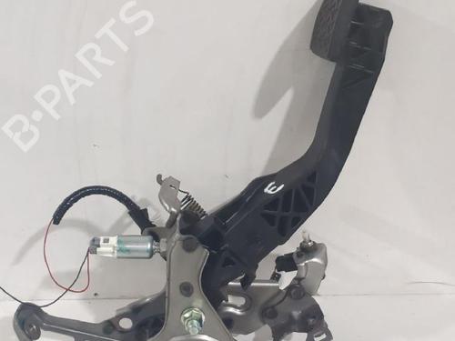 koblingspedal koblingspedal TOYOTA YARIS (_P13_) 1.5 (NSP131_) (112 hp) 31562915 31562915