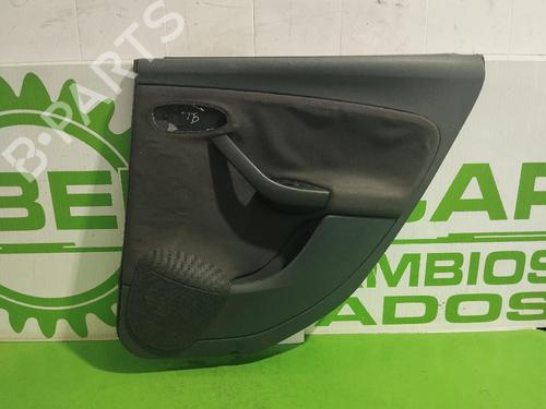 Guarnecido trasero derecho SEAT ALTEA XL (5P5, 5P8) 1.9 TDI (105 hp) 31546485