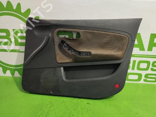 Forreste højre beklædning FORD FOCUS I Saloon (DFW) 1.8 Turbo DI / TDDi (90 hp) 31544076