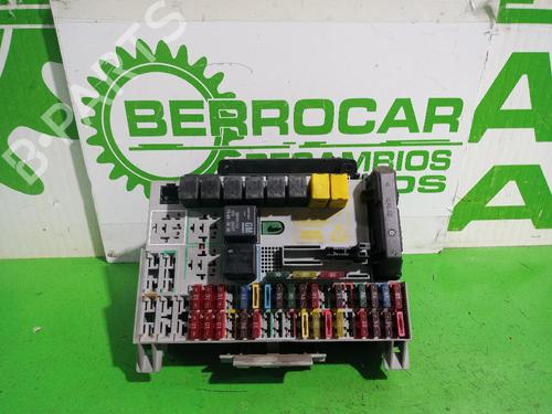 Used Fuse box OPEL ZAFIRA A MPV (T98) 2.0 DI 16V (F75) (82 hp) 31552916