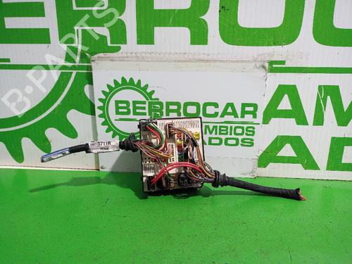Used Fuse box RENAULT LAGUNA III Grandtour (KT0/1) 3.0 dCi (KT03, KT13) (235 hp) 31552513