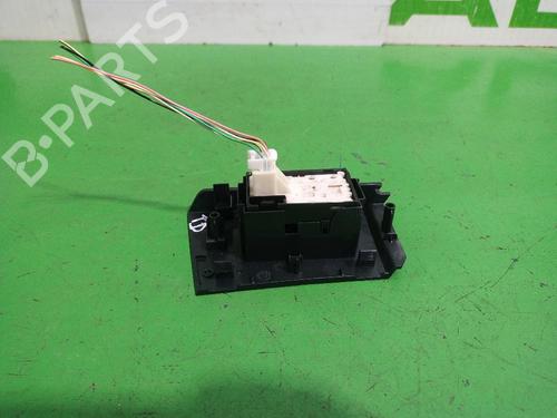 Right rear window switch TOYOTA AURIS (_E18_) 1.8 Hybrid (ZWE186_, ZWE186R) | BP31554376I28