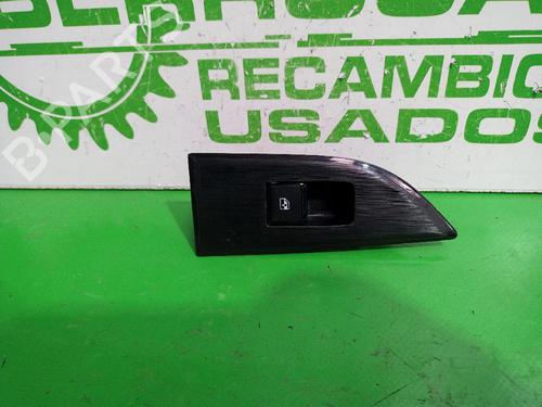 Used Right rear window switch NISSAN QASHQAI II (J11, J11_) 1.3 DIG-T (140 hp) 31548600
