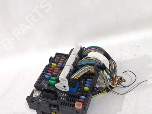 Used Fuse box Fuse box 39610063 39610063