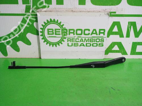 front-windshield-wiper-arm-opel-astra-h-saloon-a04-2007-2008-2009-2010-2011-2012-2013-2014-31554061 main image