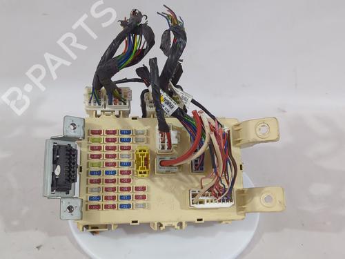 Used Fuse box Fuse box 38864383 38864383