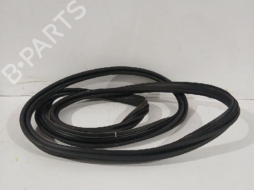 Gummiliste TOYOTA YARIS (_P13_) 1.5 (NSP131_) (112 hp) 31562928