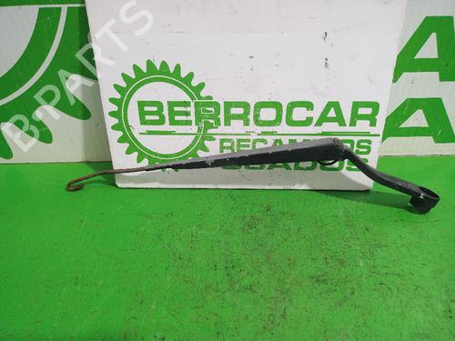 Used Front windshield wiper arm KIA SORENTO I (JC) 2.5 CRDi 4WD (140 hp) 31547738