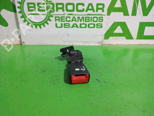 Used Seat buckle FIAT 500 C (312_) 1.3 D Multijet (312CXE1A, 312AXE1A) (95 hp) 31551716