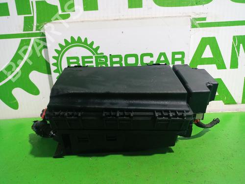Used Fuse box OPEL ZAFIRA / ZAFIRA FAMILY B (A05) 1.9 CDTI (M75) (120 hp) 31550178