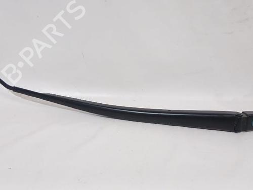 front-windshield-wiper-arm-toyota-yaris-cross-mxp_-2020-37231403 main image